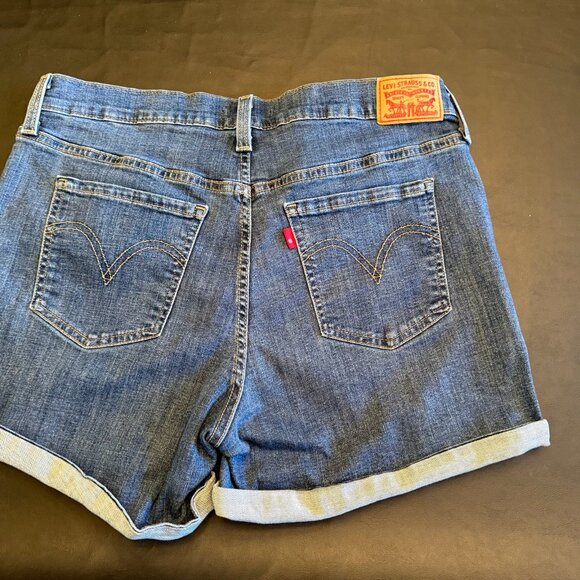 Women's Mid Length Levi Shorts - Picture 5 of 5